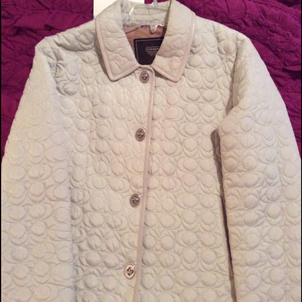 Coach tan signature quilted turn lock jacket coat Large